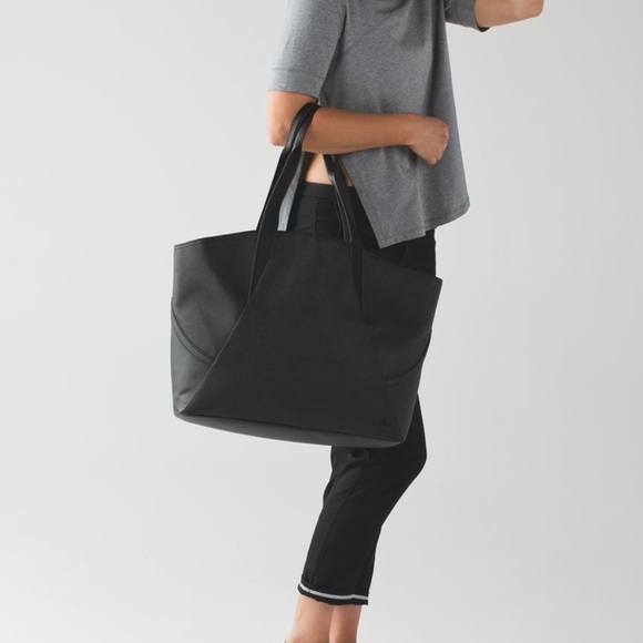 lululemon all day tote